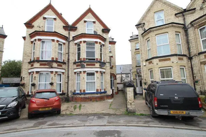 3 flats   for sale by auction