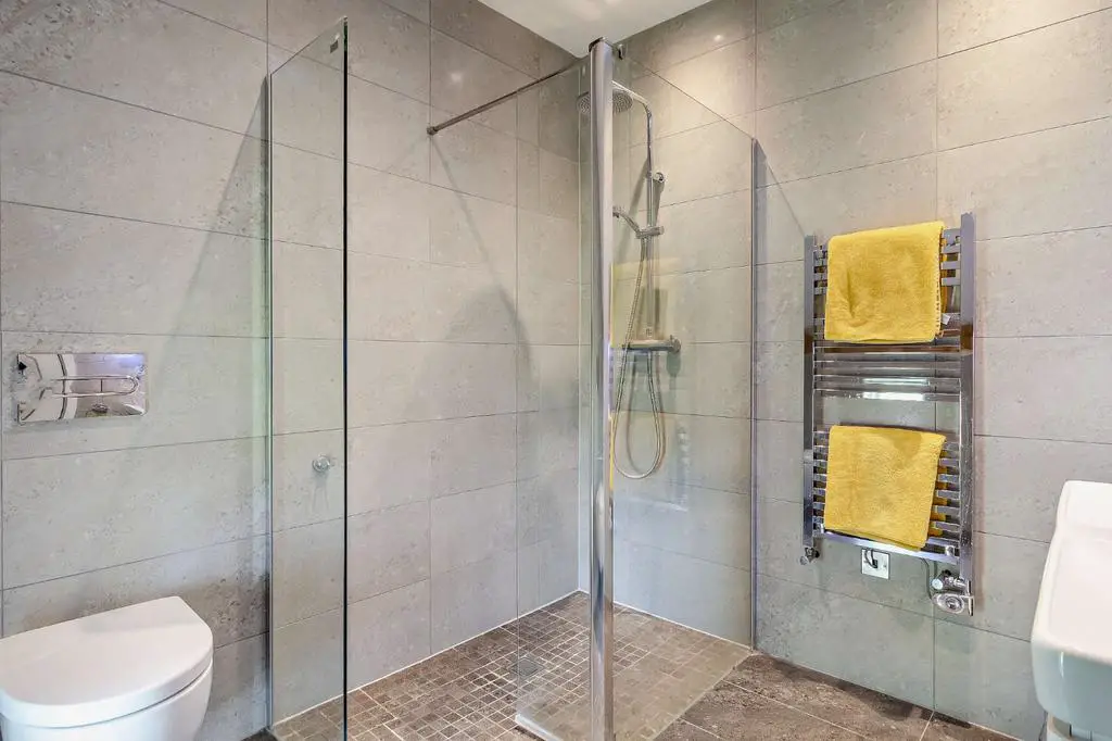 En Suite Shower Room