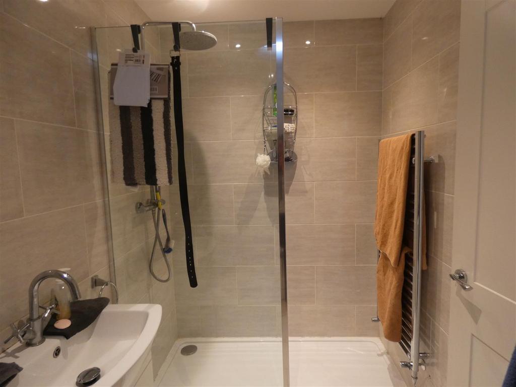 Downstairs Shower Room (2).JPG