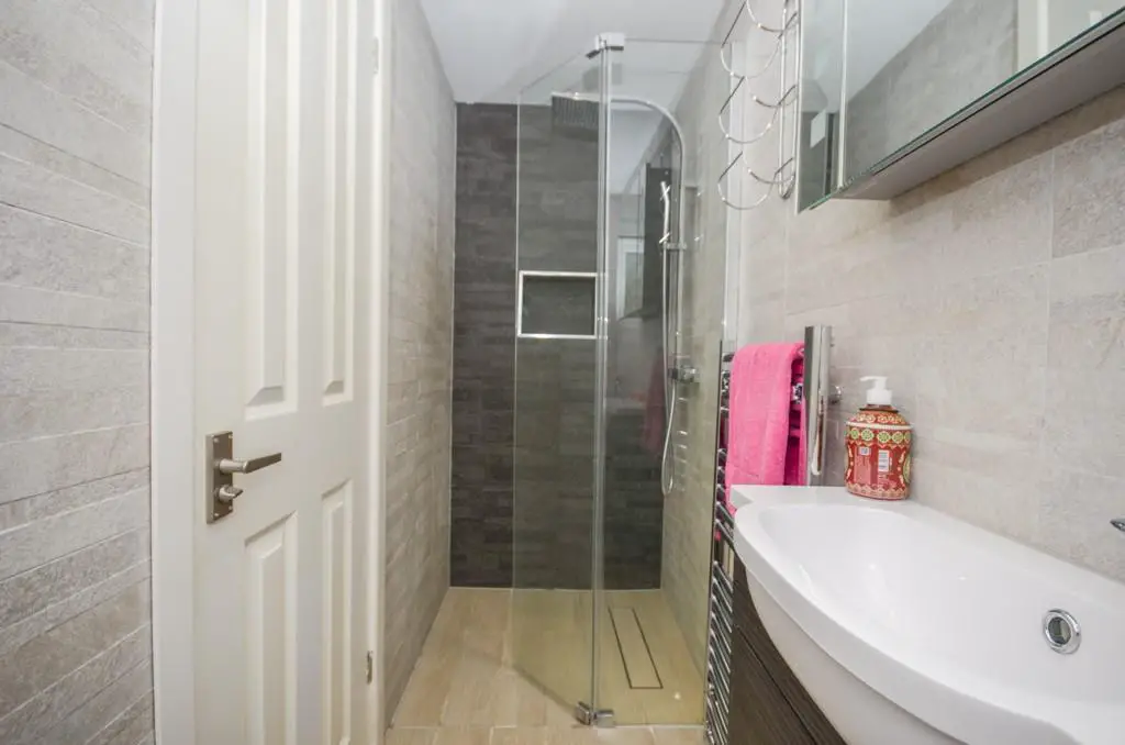 Shower room.jpg