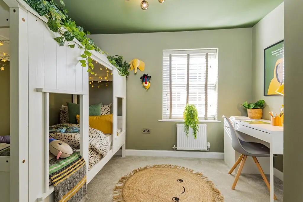 Single bedroom with jungle theme