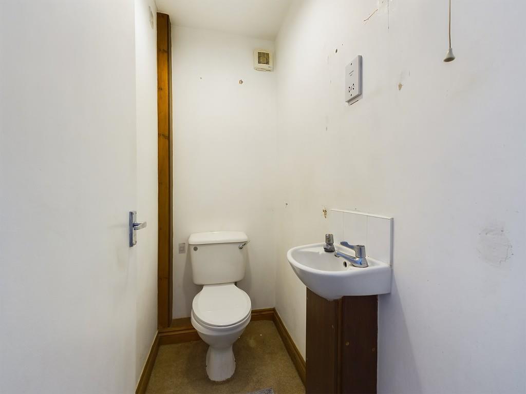 Toilet.jpg