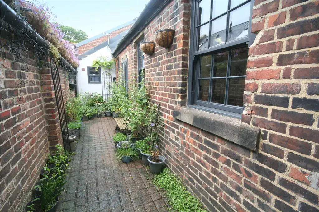 Courtyard Garden