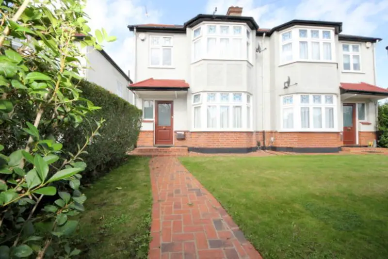 4 bedroom Semi Detached House for rent