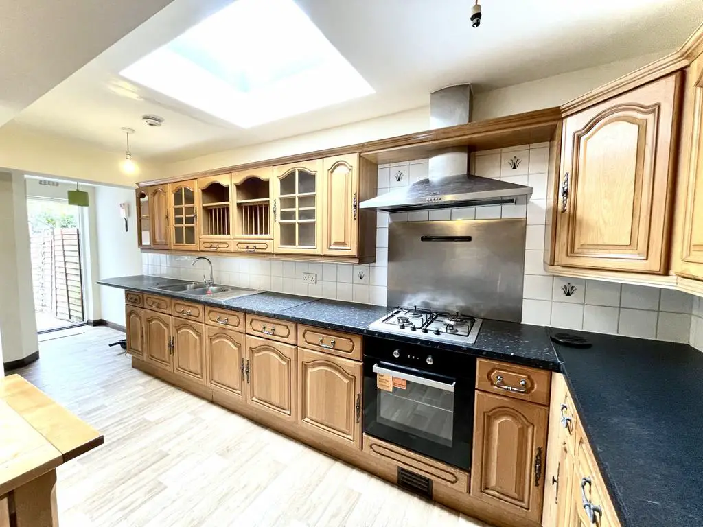 Spacious Four Bedroom Terraced House to Rent.