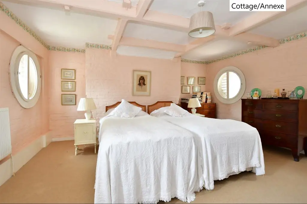 Cottage/Annexe Bedroom 1