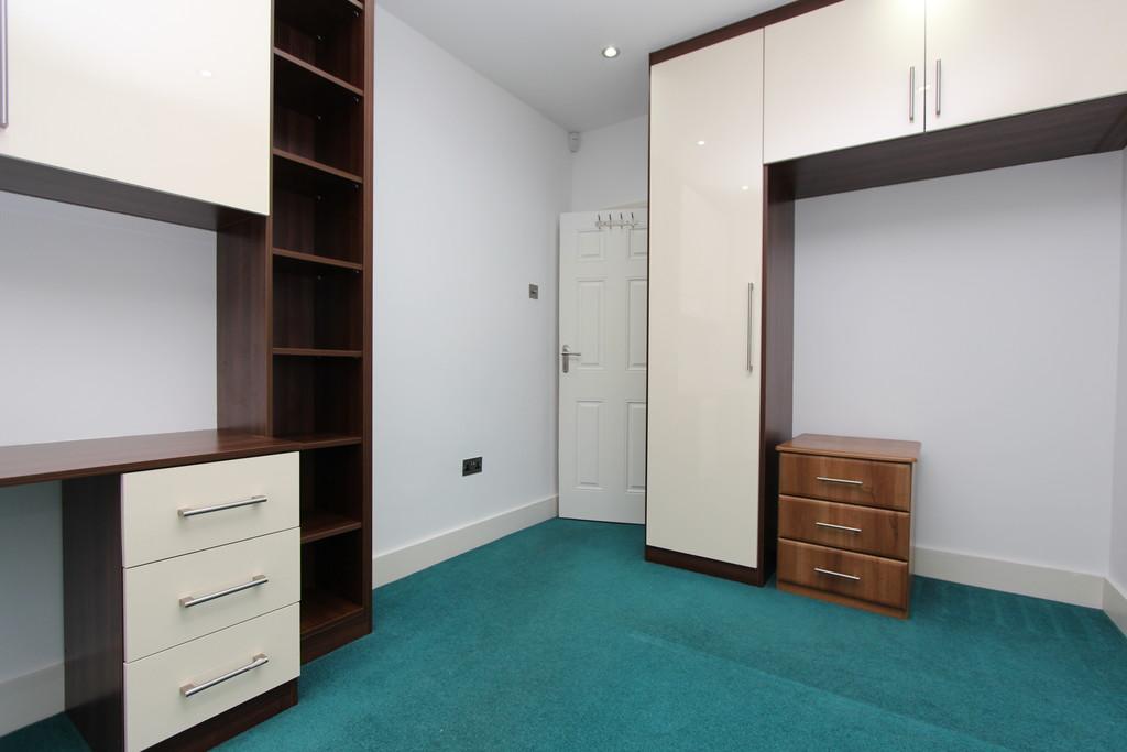 2nd bedroom Fitted Wardrobes