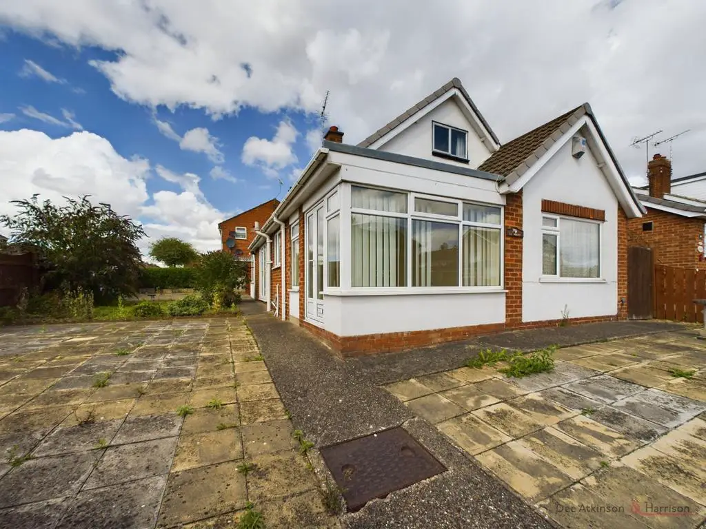 2 Bedroom Bungalow   detached for Sale by Auction