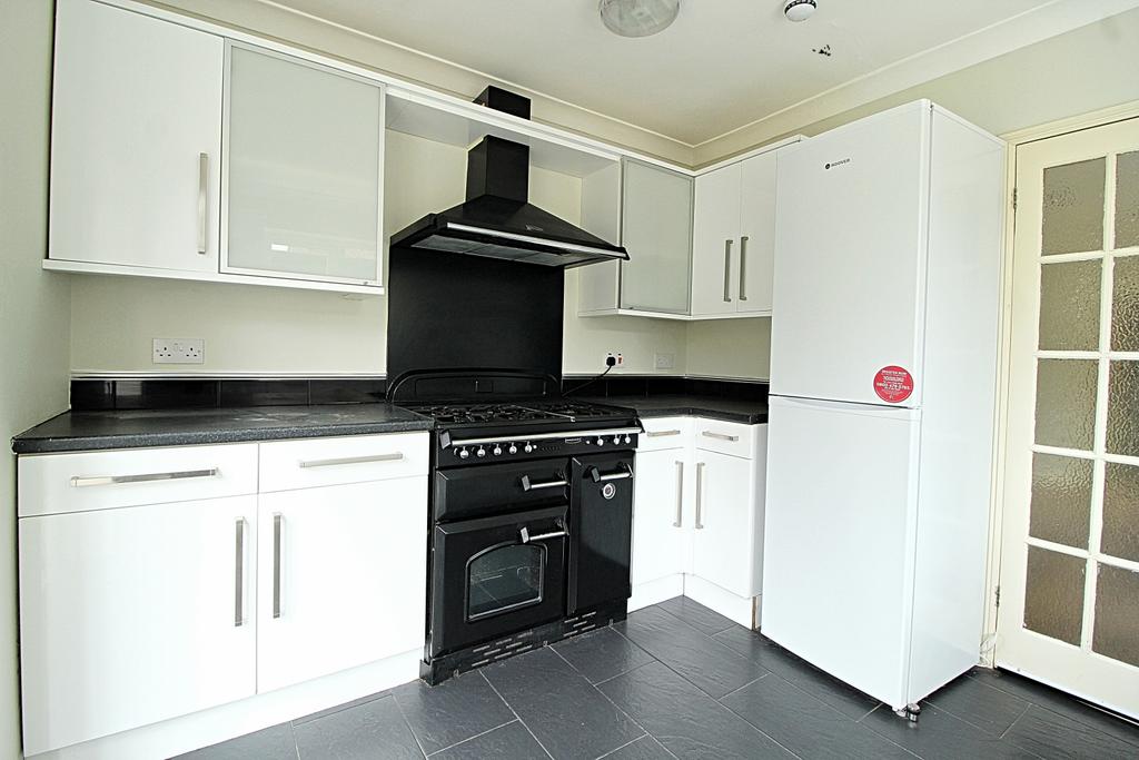 6 Bed Terraced House