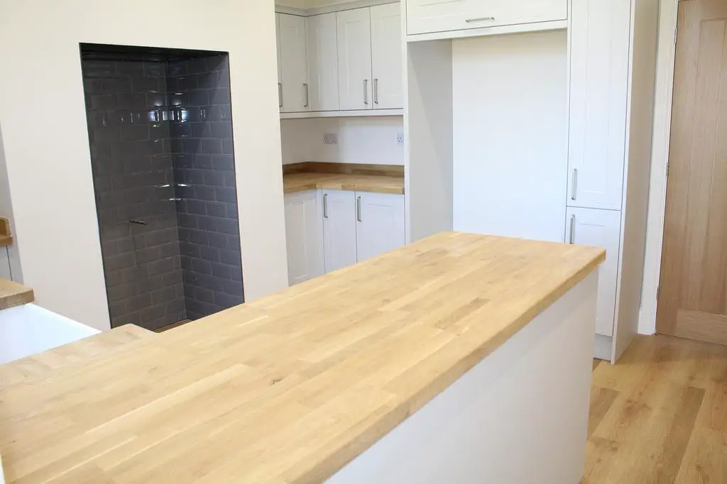Fitted Kitchen Picture 2