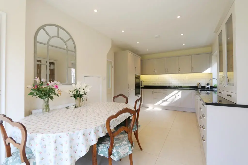 Kitchen Breakfast Area