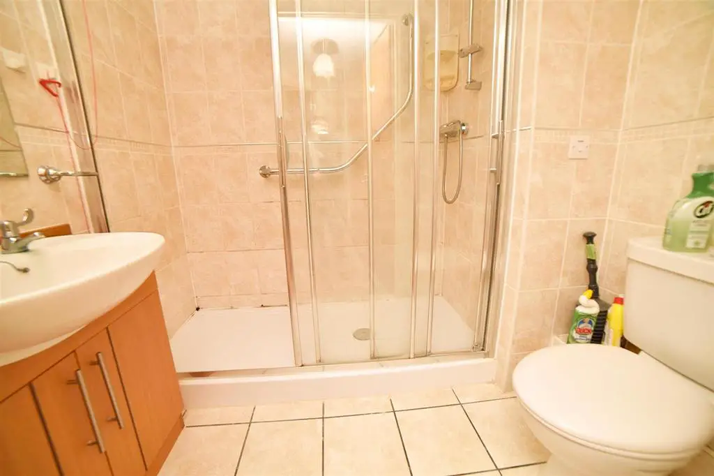 Shower room.jpg