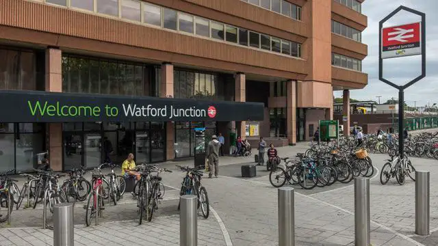 Watford junction railway station.jpg