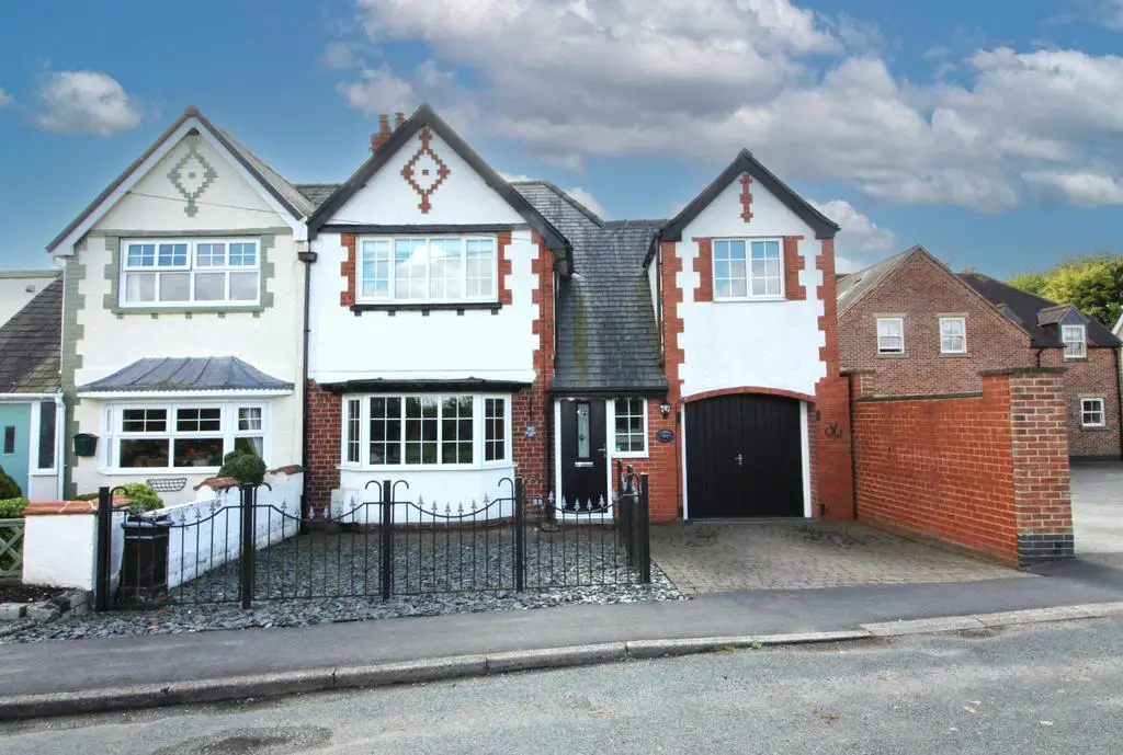 4 Bedroom House   semi detached for Sale