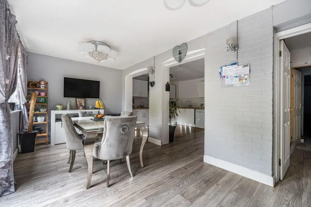 Kitchen/Dining Room Area (2)