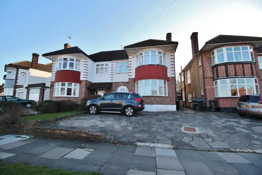 4 bed semi detached house for rent