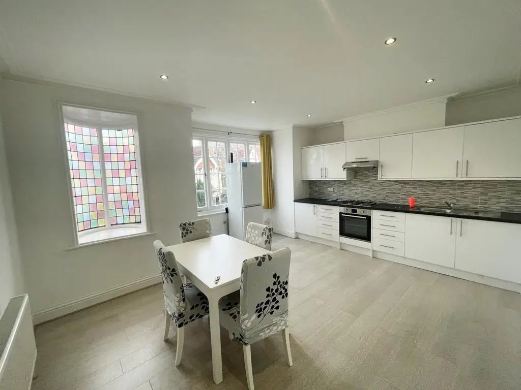 Newly Refurbished Two Bedroom Flat