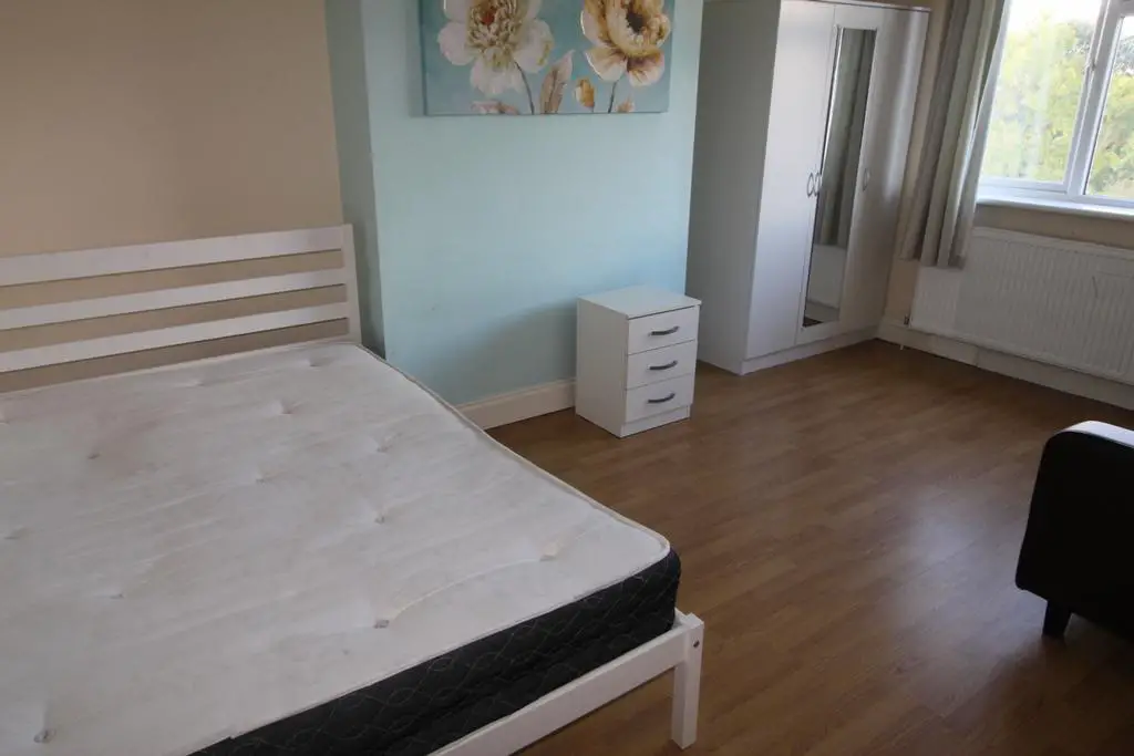Large double room in Shared HMO Property in Rayne