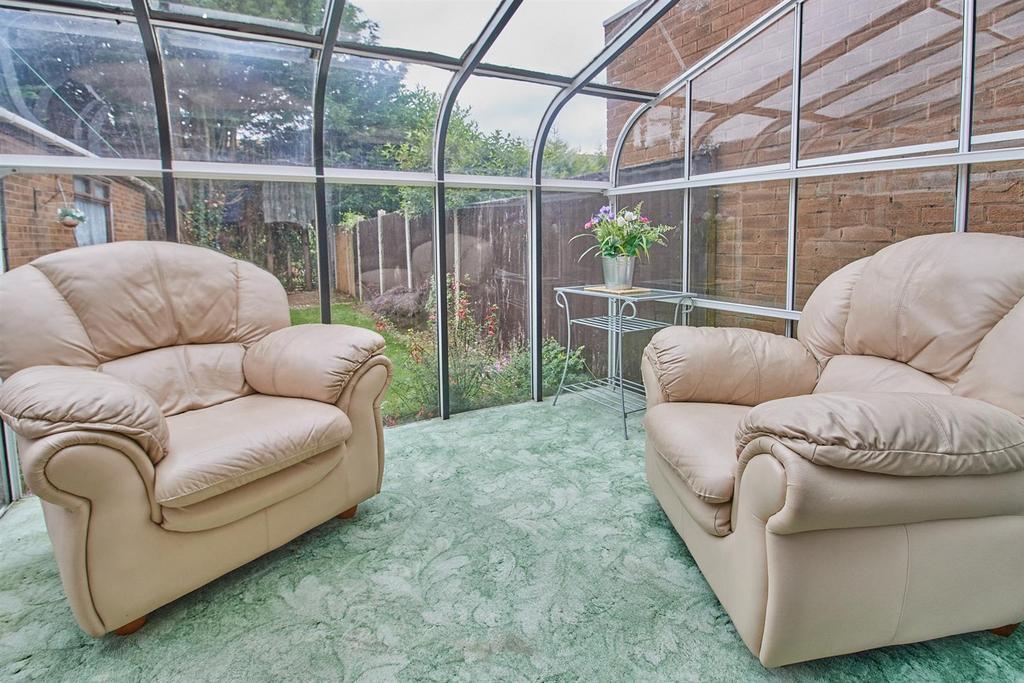 Lean to conservatory to rear