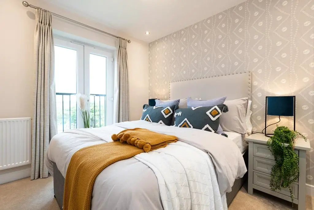 Second double bedroom with views over the garden