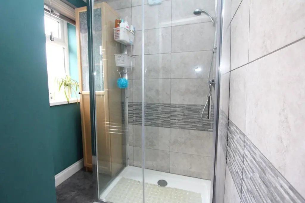 GF Shower Room