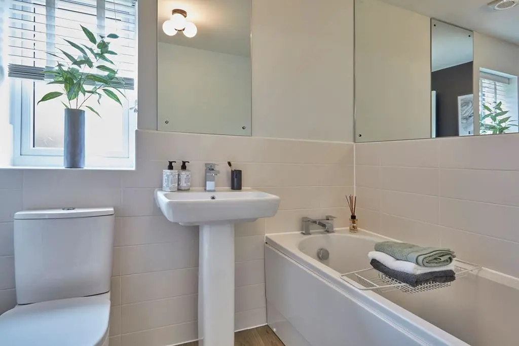 Family bathroom in the Moresby 3 bedroom home