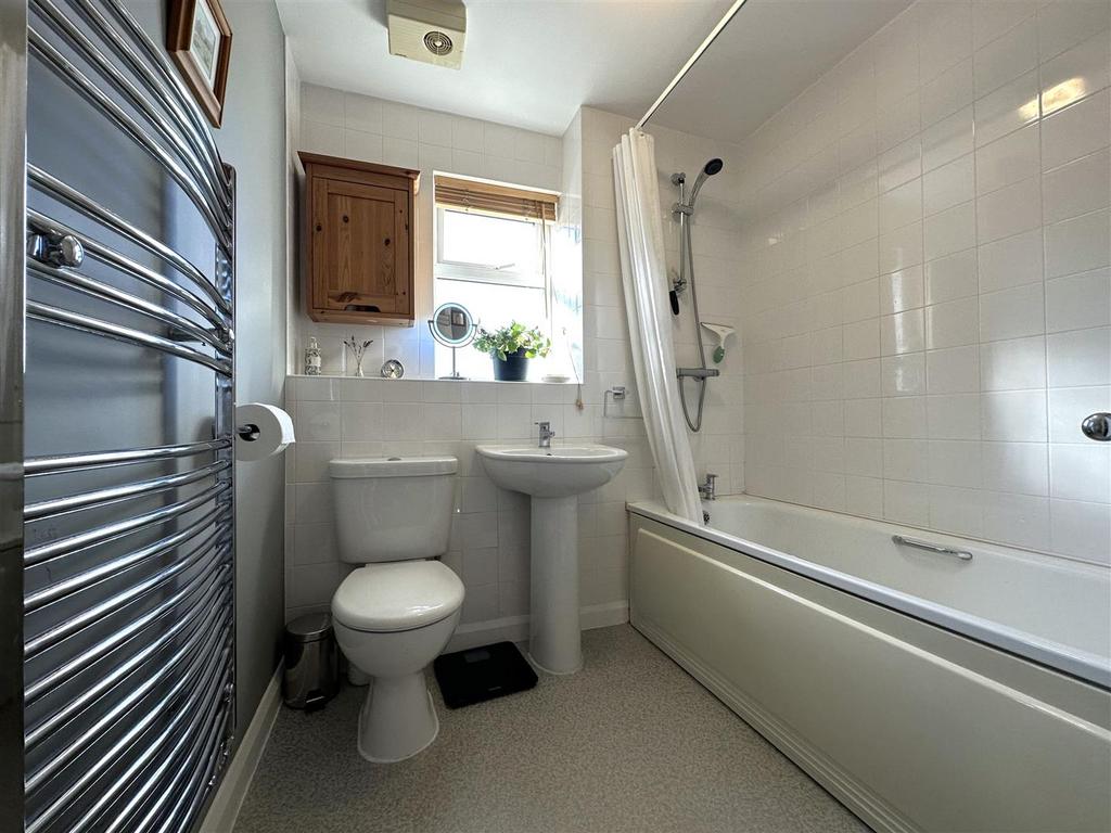 Modern Bathroom 663