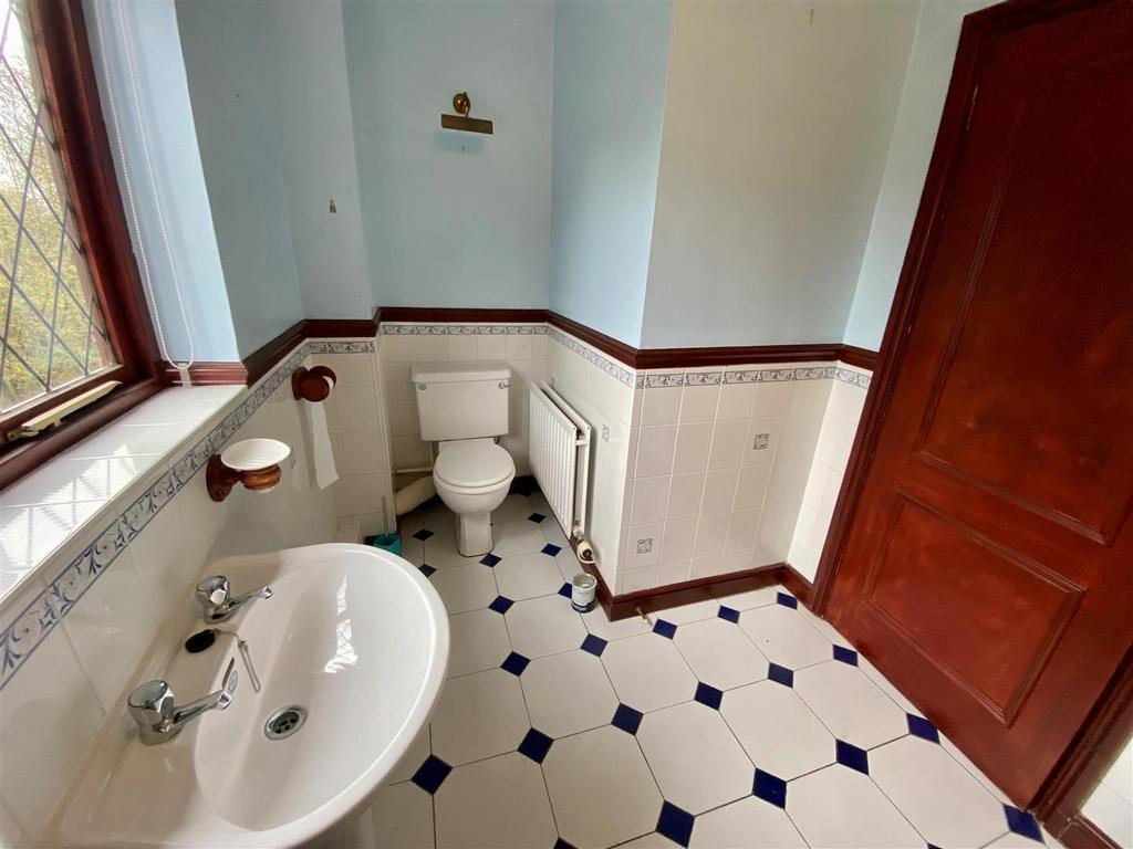 The gables bathroom 2.jpg