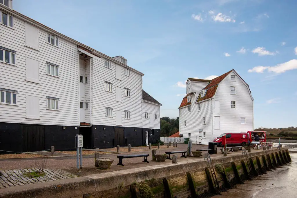 A superb two bedroom apartment within a Grade II