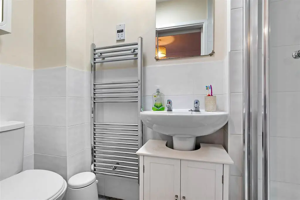 19 Lydford Terrace   shower room (brochure).jpg
