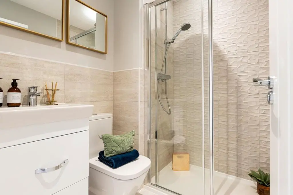 An energy efficient en suite shower room