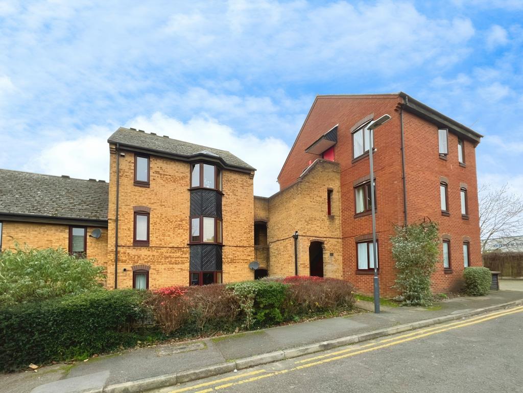 Ground Floor Two Bed Flat For Sale