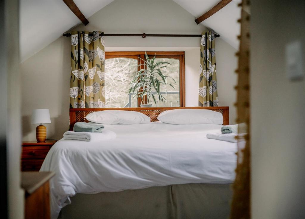 Buzzard Cottage   Bedroom 1
