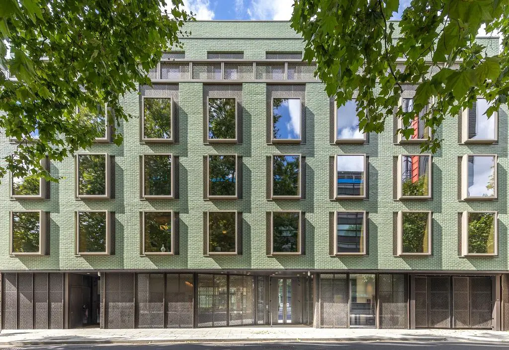 External   Chimes, Westminster