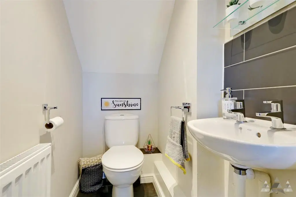 Downstairs WC/Cloakroom