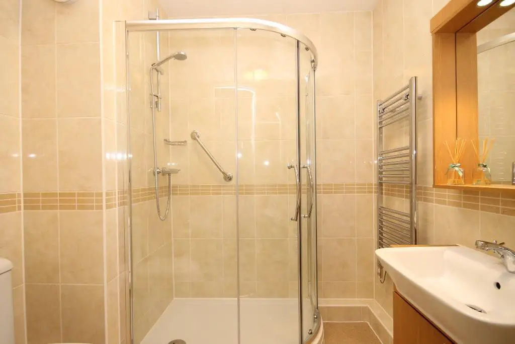 Shower Room/Bathroom