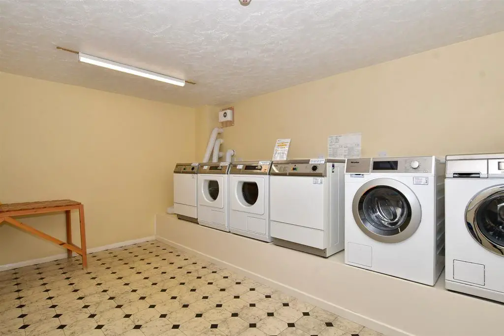 Residents&#39; Laundry Room