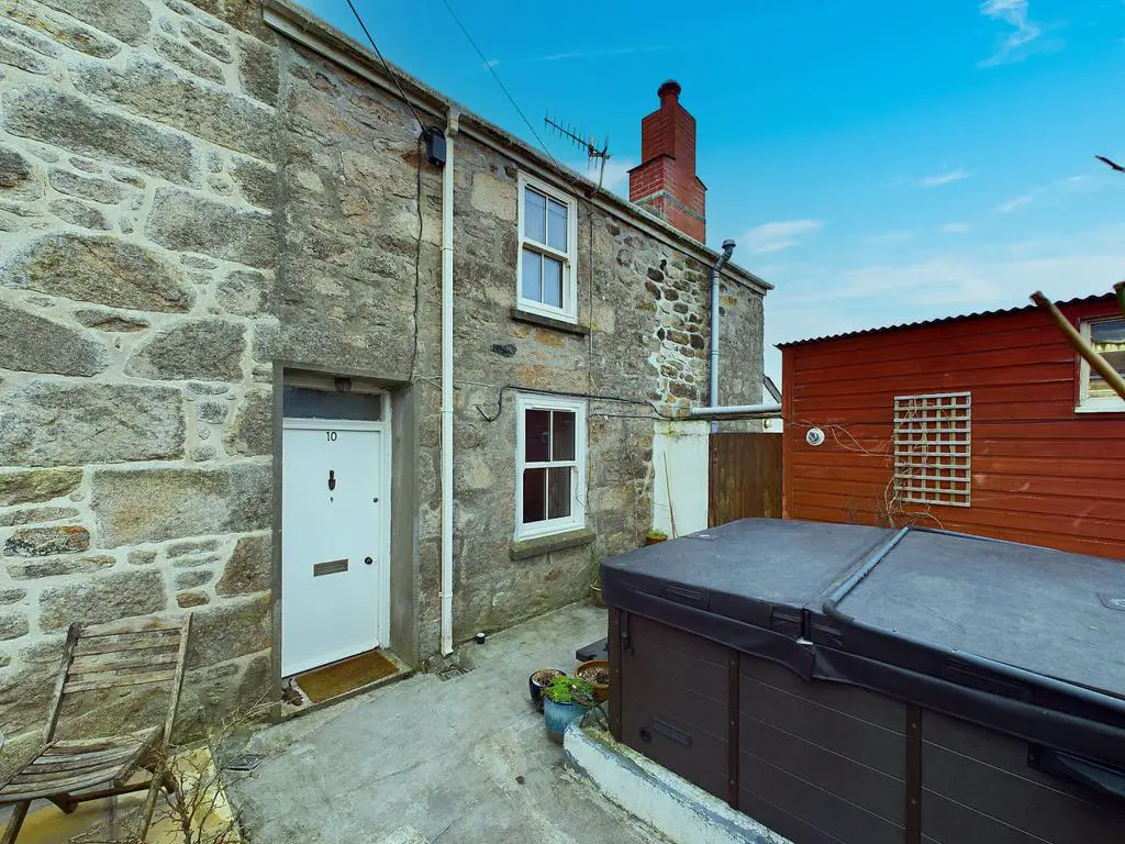 2 Bedroom End Terraced House for Sale