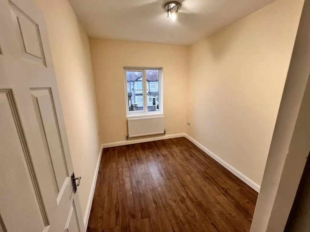 2 Bedroom Flat Available to Rent in East Ham!