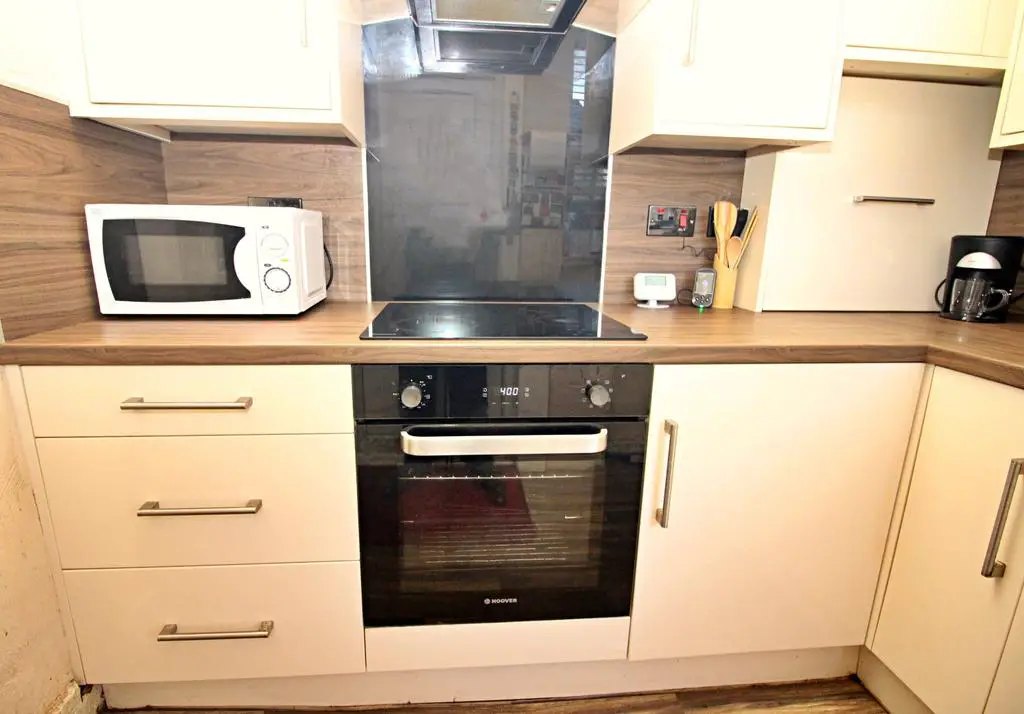 Integral Oven and Hob