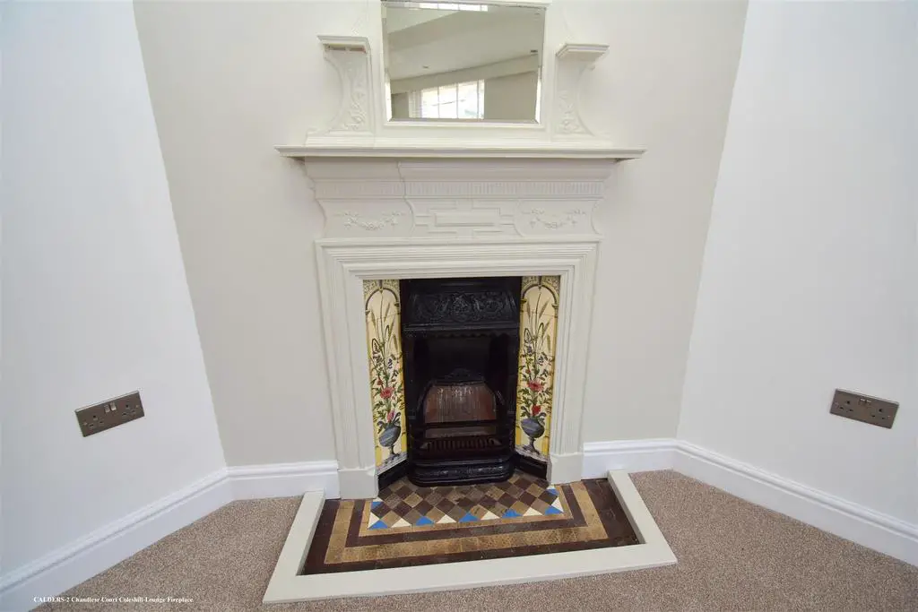 2 Chandlers Court Coleshill Lounge Fireplace.JPG