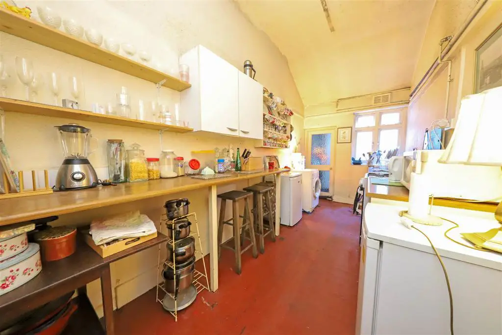 Nicholas james regency sq kitchen .jpg