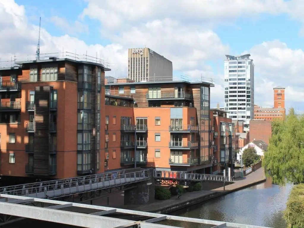 Furnished Apartment in Canal Wharf Birmingham Cit