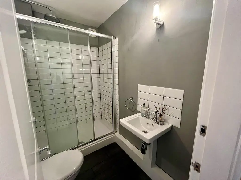 Shower Room.jpeg