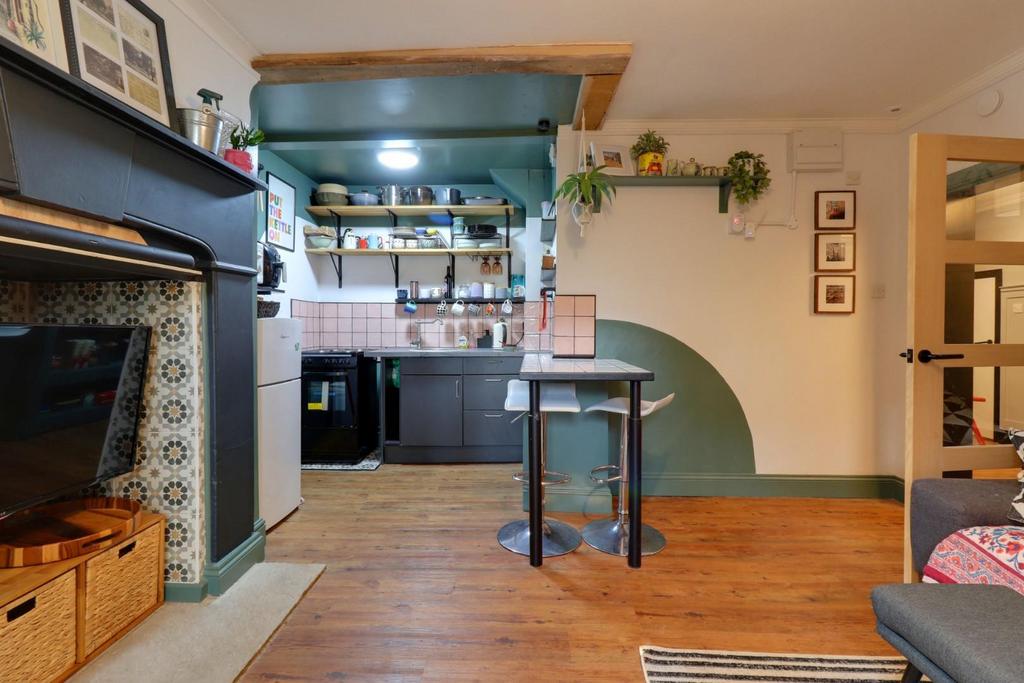 Living Kitchen (3).jpg