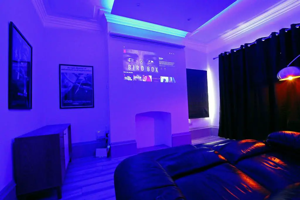 Cinema&#43;Room