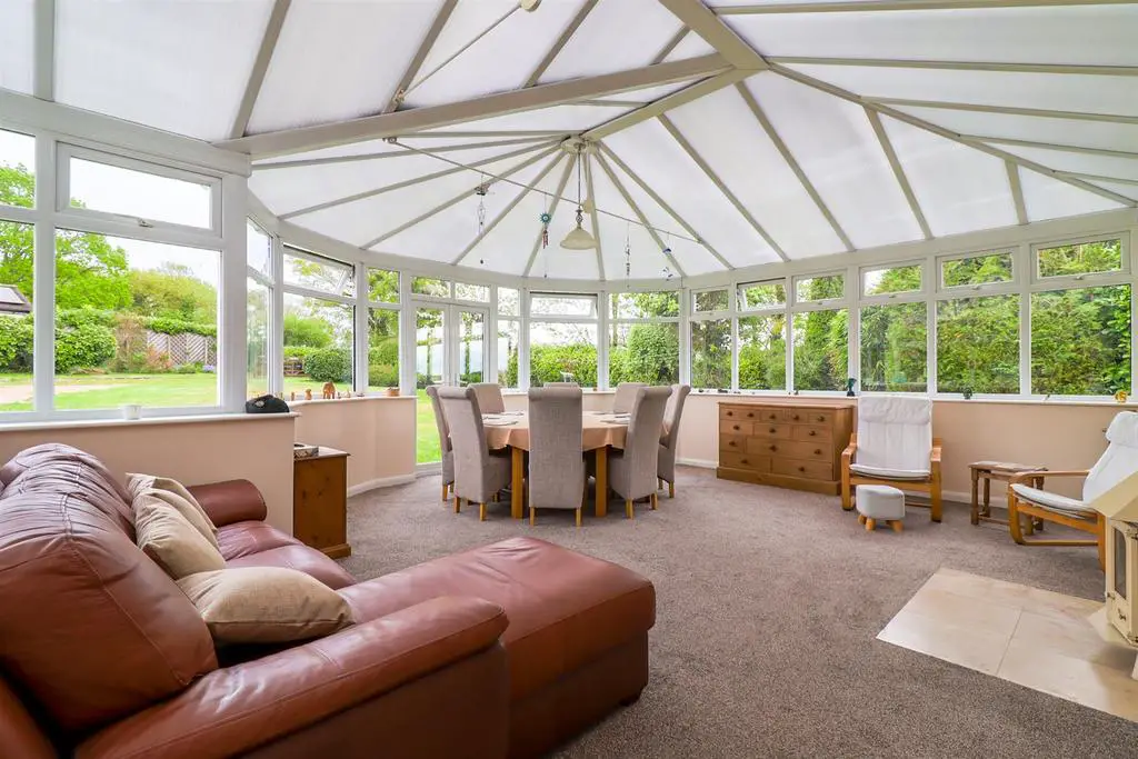 Conservatory/family room