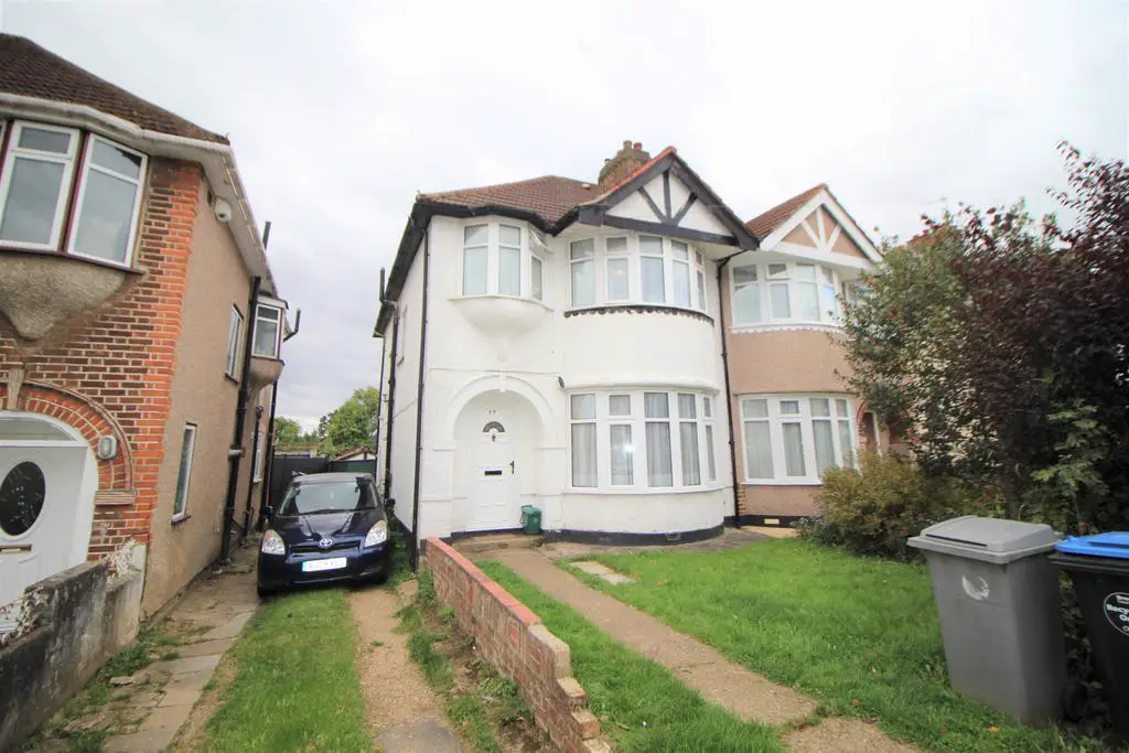 4 Bedroom Semi detached house to let