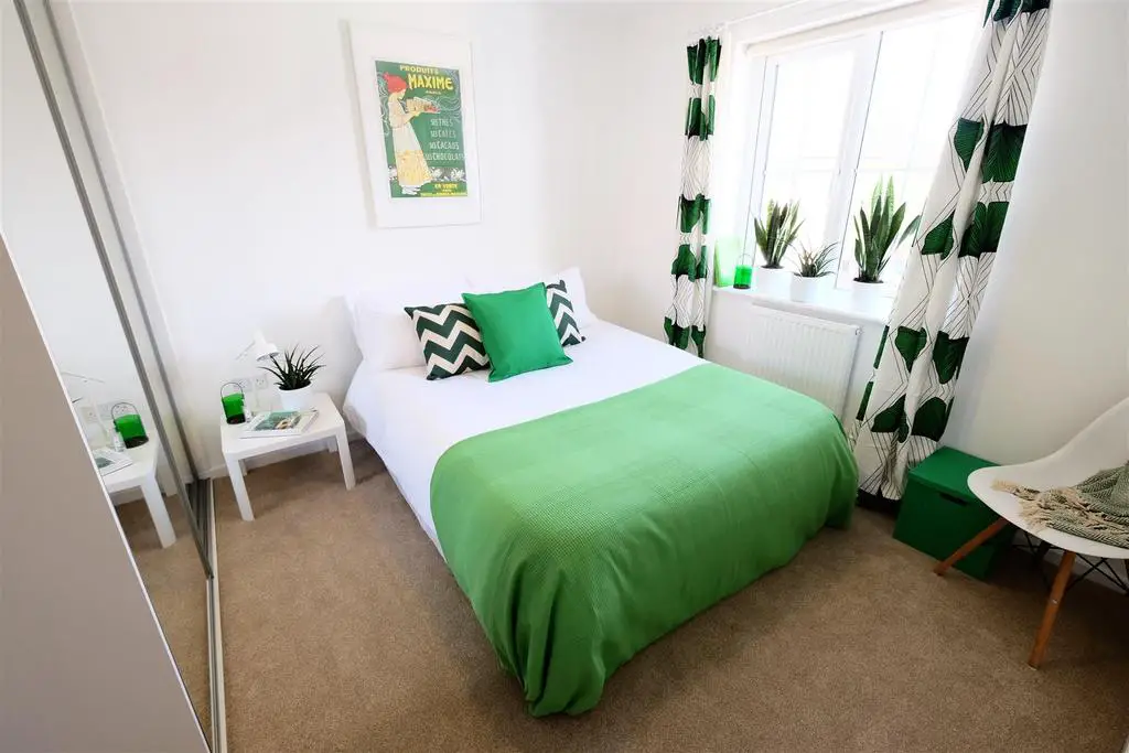 The Ellesmere Bedroom 1.jpg