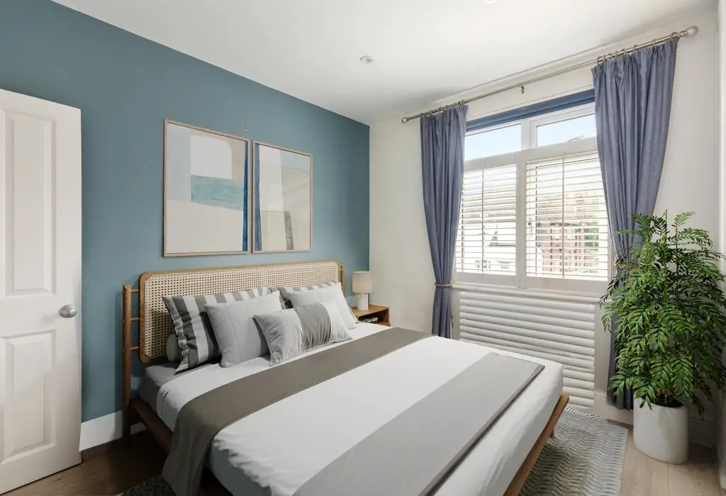 Compton Terrace, spacious double bedroom